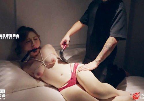 Em teen đi làm về bị kẻ gian rình mò hãm hiếp