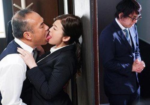 Vợ đi làm cùng chồng không ngờ ngoại tình với sếp